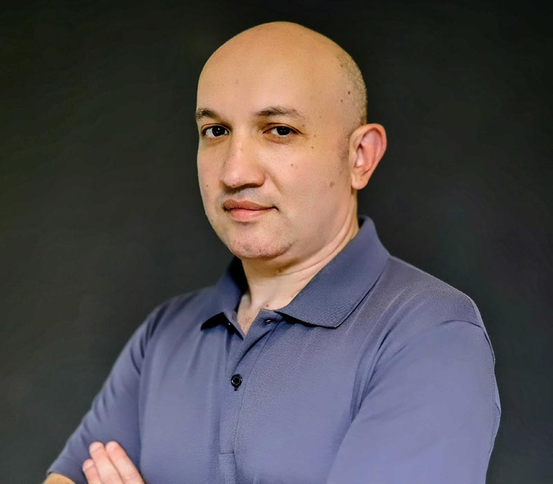 אדריאן מוסקוביץ עוזר מנכלית